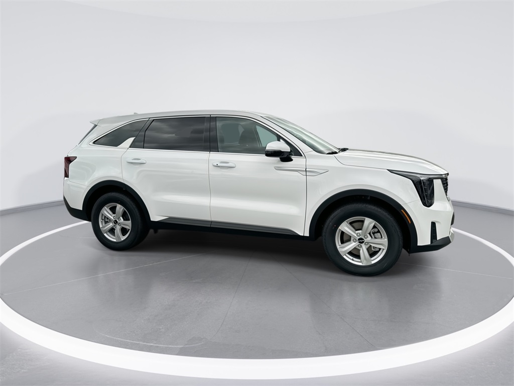 2025 Kia Sorento LX photo 4