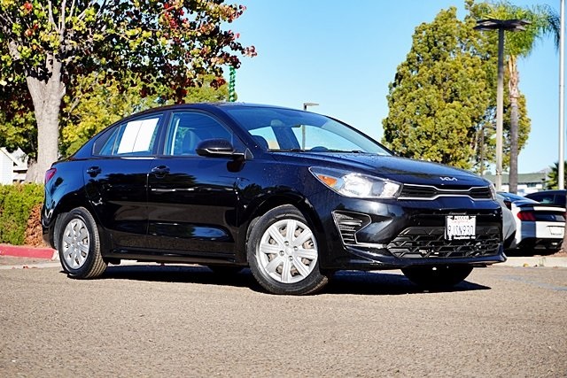 Used 2022 Black Kia S image 1