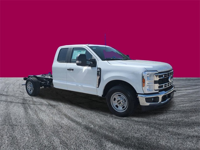 2025 Ford F-350 XL photo 2