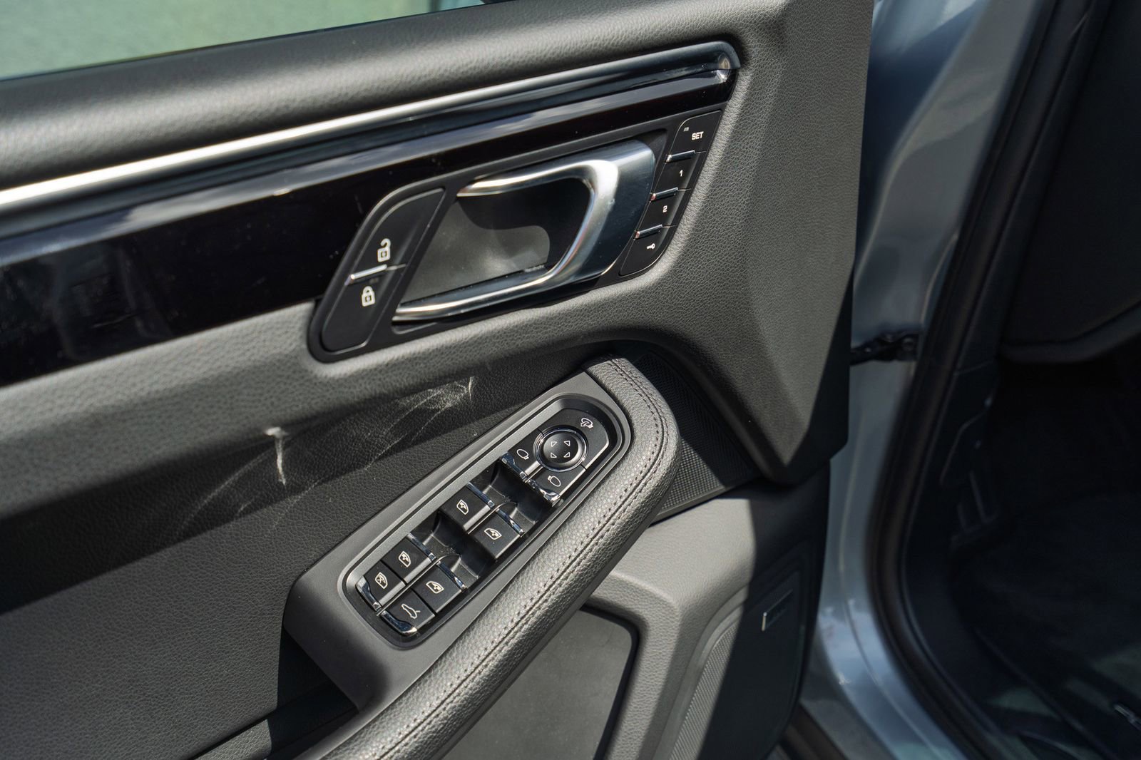 2023 Porsche Macan Base photo 21
