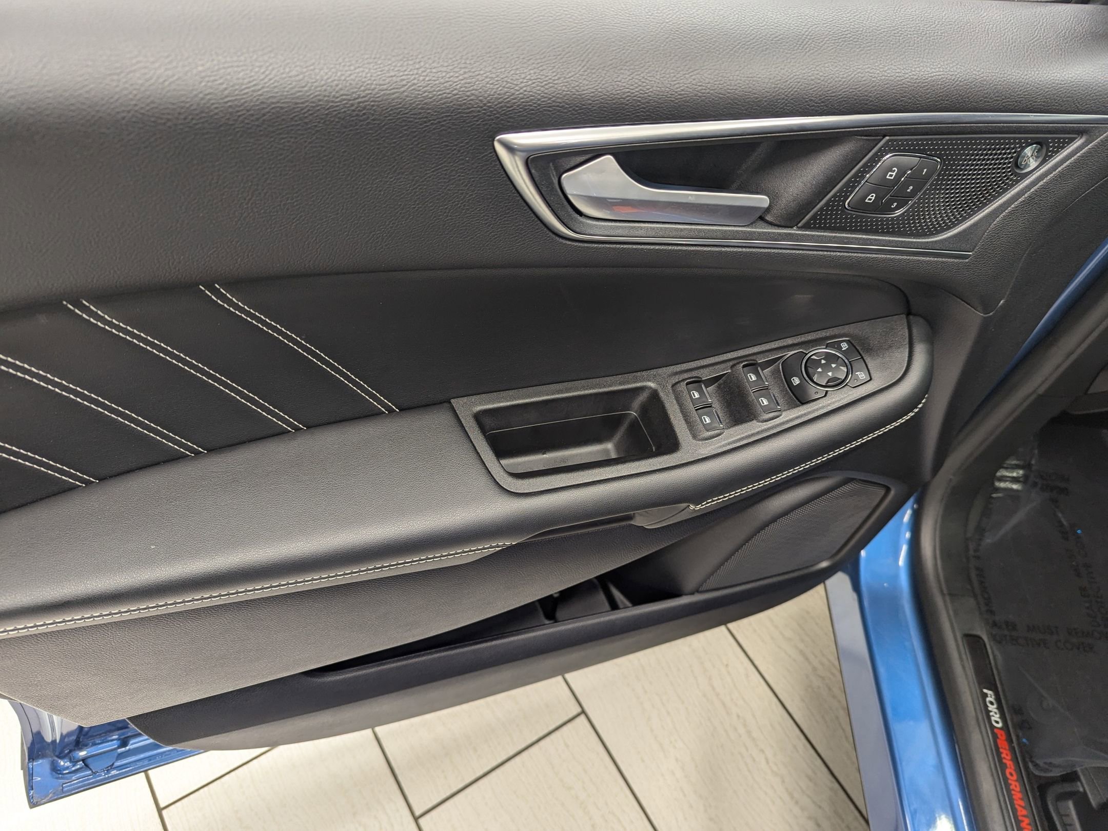 2021 Ford Edge ST photo 9