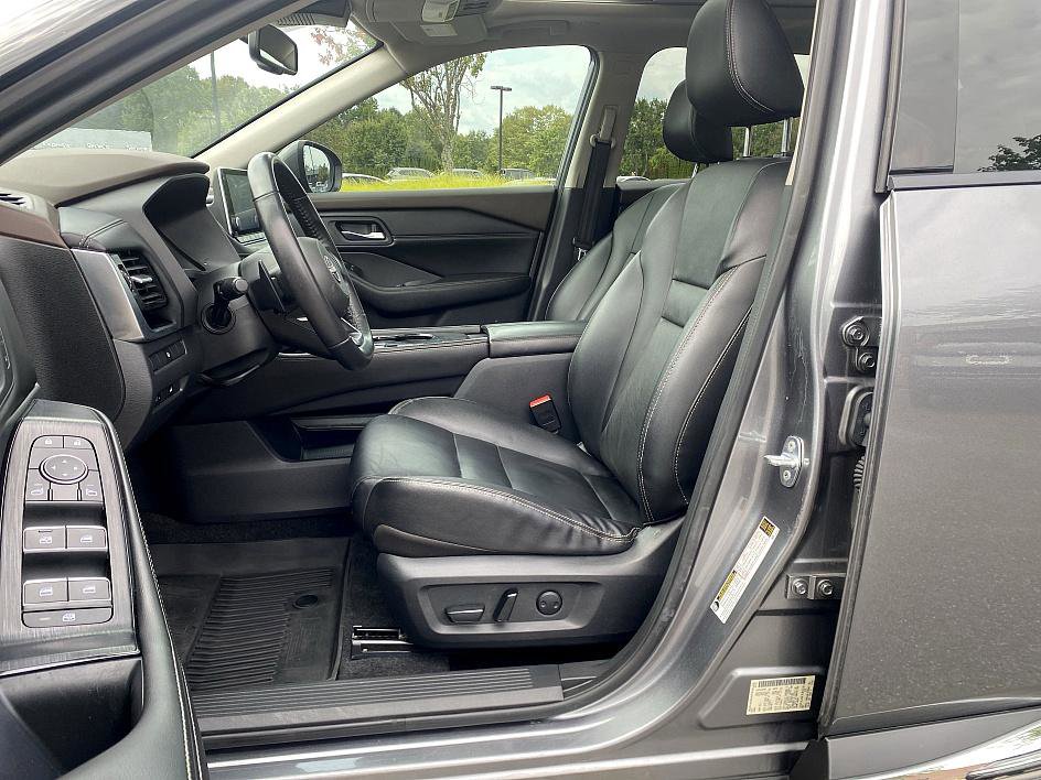 2022 Nissan Rogue SL photo 15