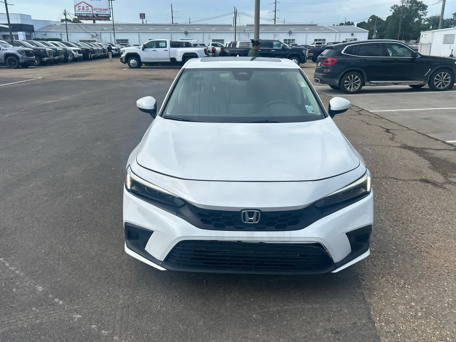 2024 Honda Civic Hatchback EX-L photo 2