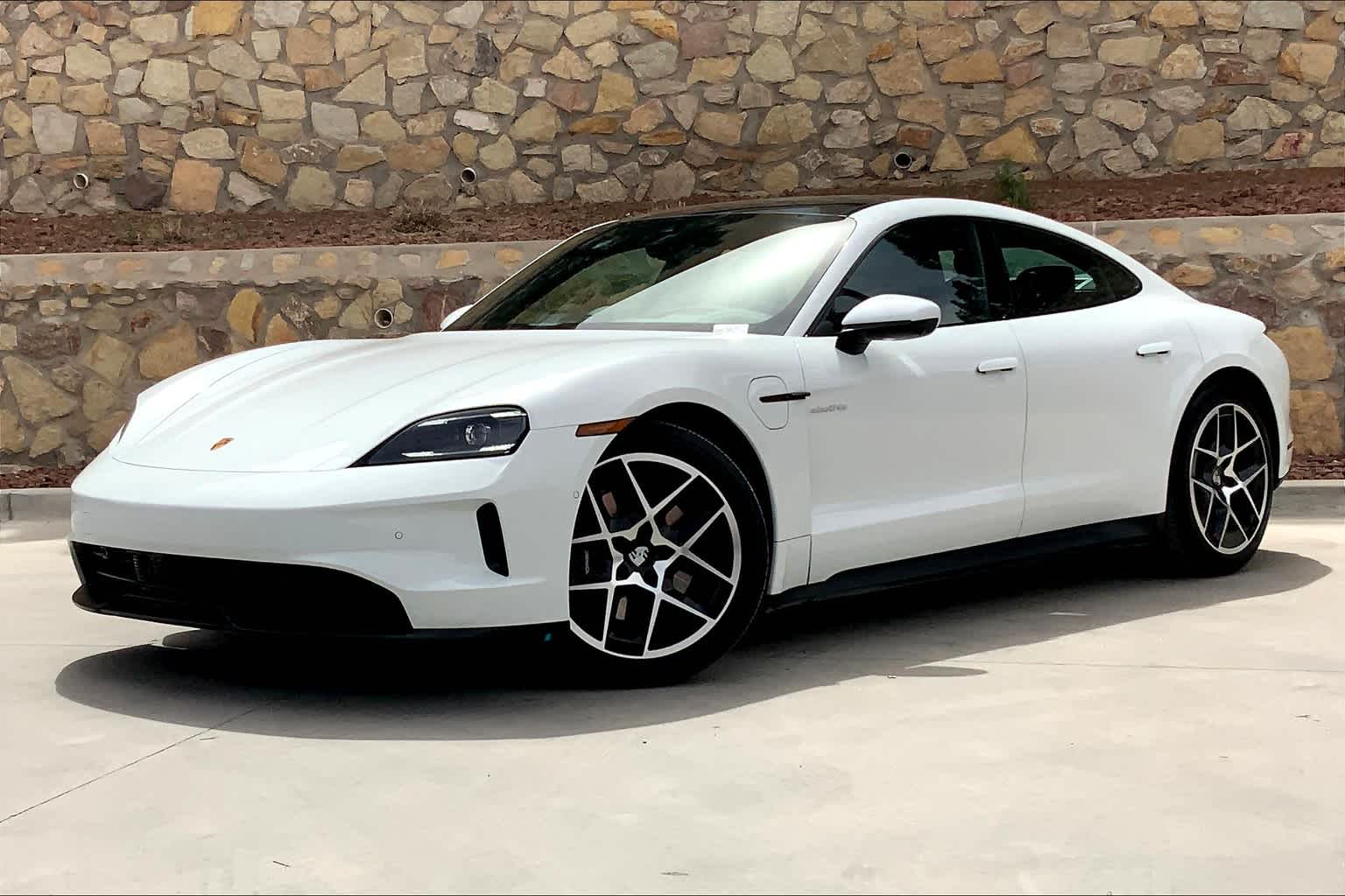 2025 Porsche Taycan photo 2