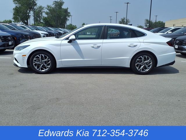2023 Hyundai Sonata SEL photo 2