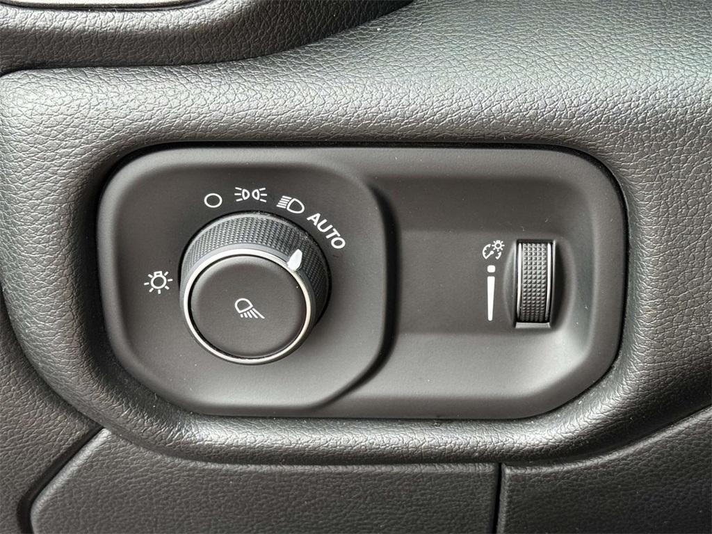 2021 Ram 2500 Tradesman photo 28