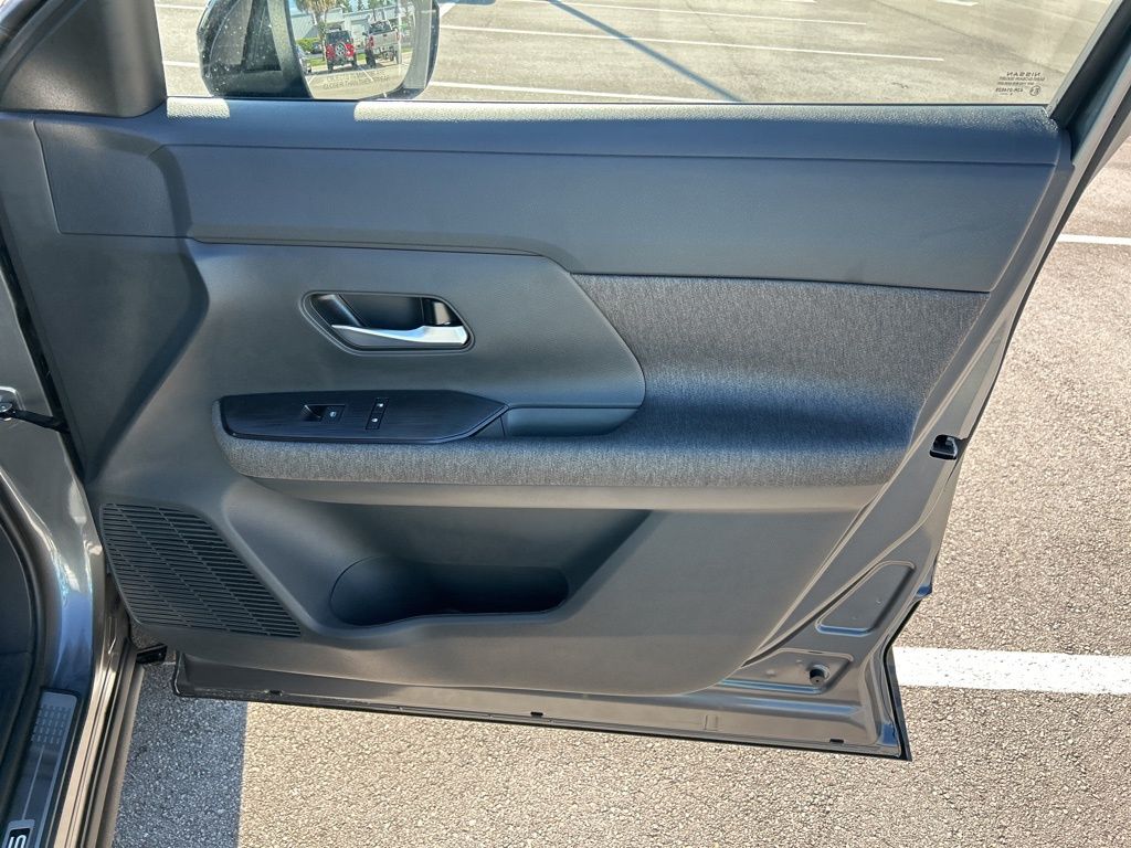 2026 Nissan Kicks SV photo 32