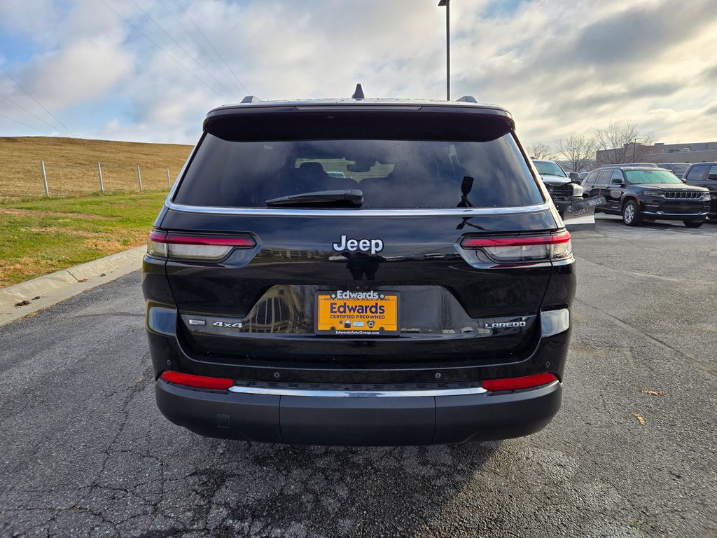 2022 Jeep Grand Cherokee Laredo photo 3