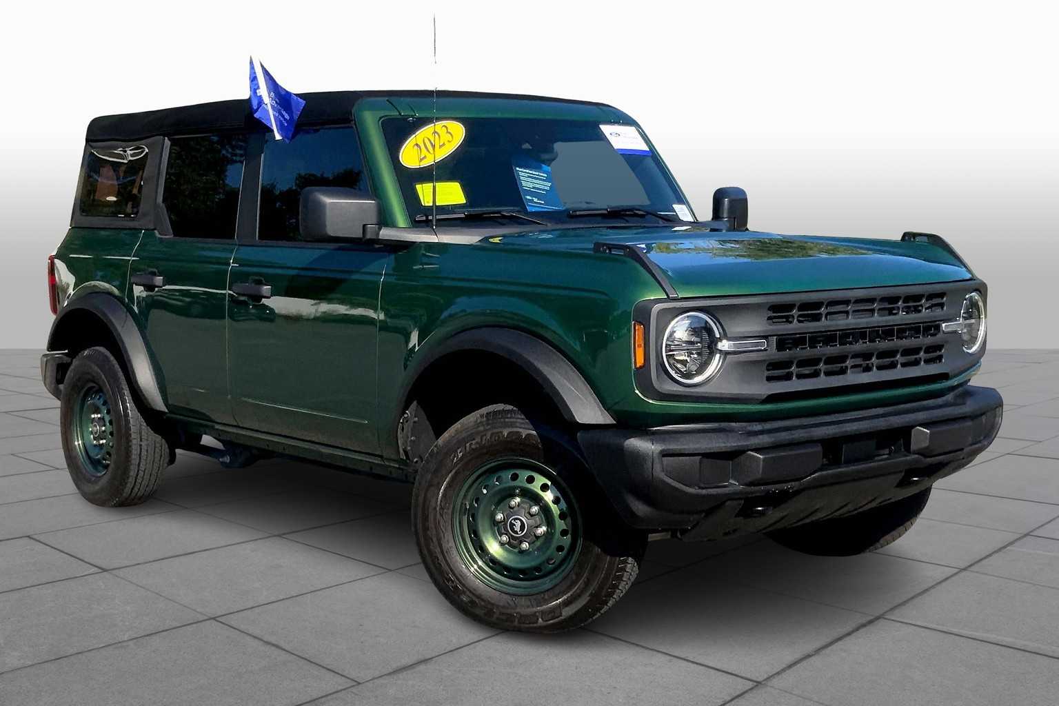 2023 Ford Bronco Base photo 2