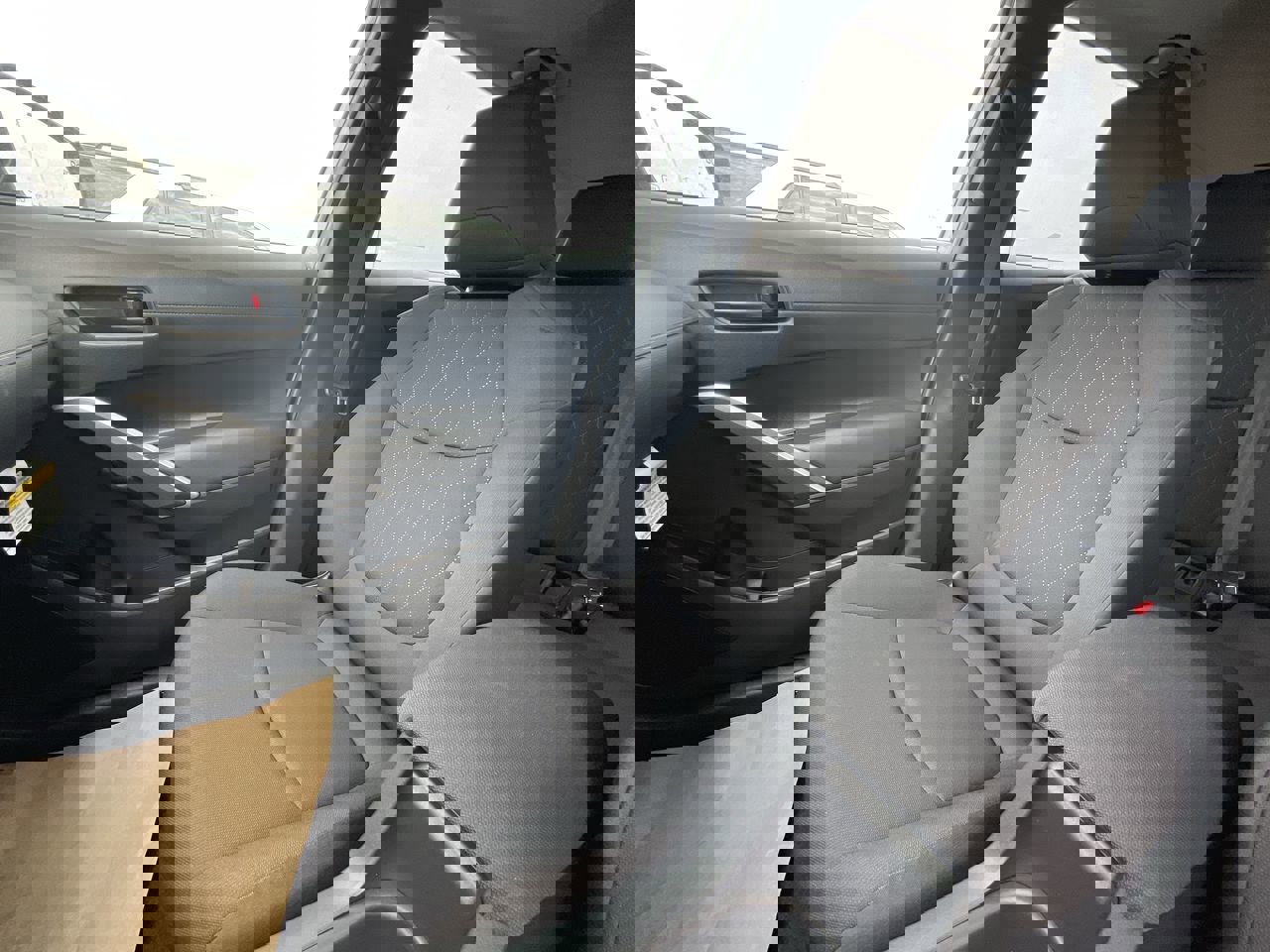 2025 Toyota Corolla Cross LE photo 22