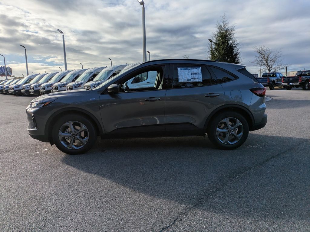 2026 Ford Escape ST-Line photo 4