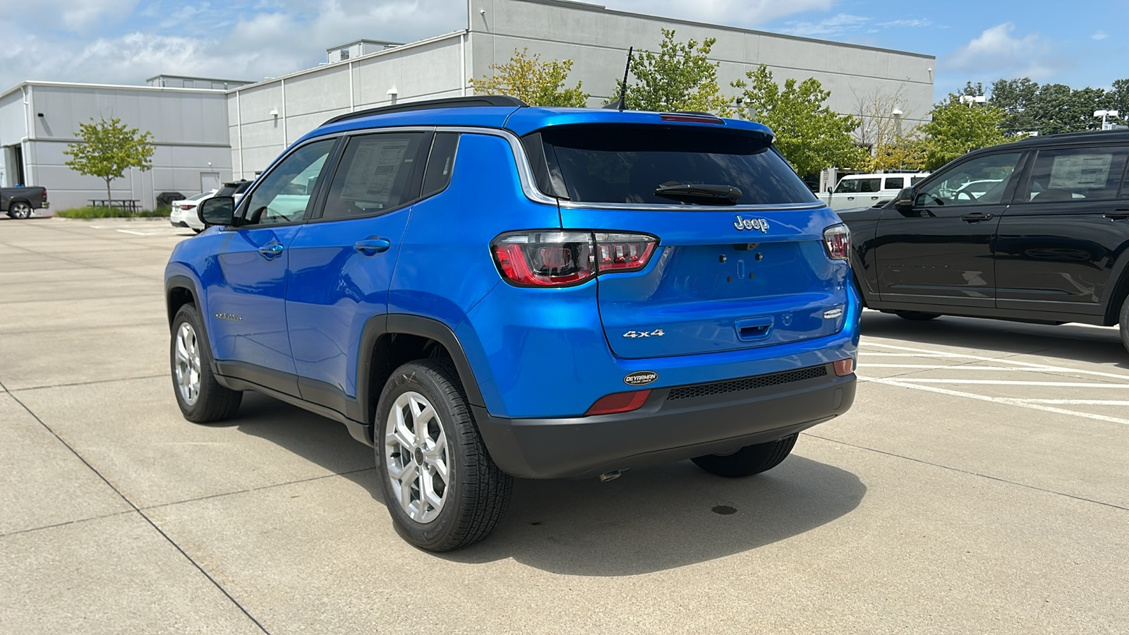 2025 Jeep Compass Latitude photo 4