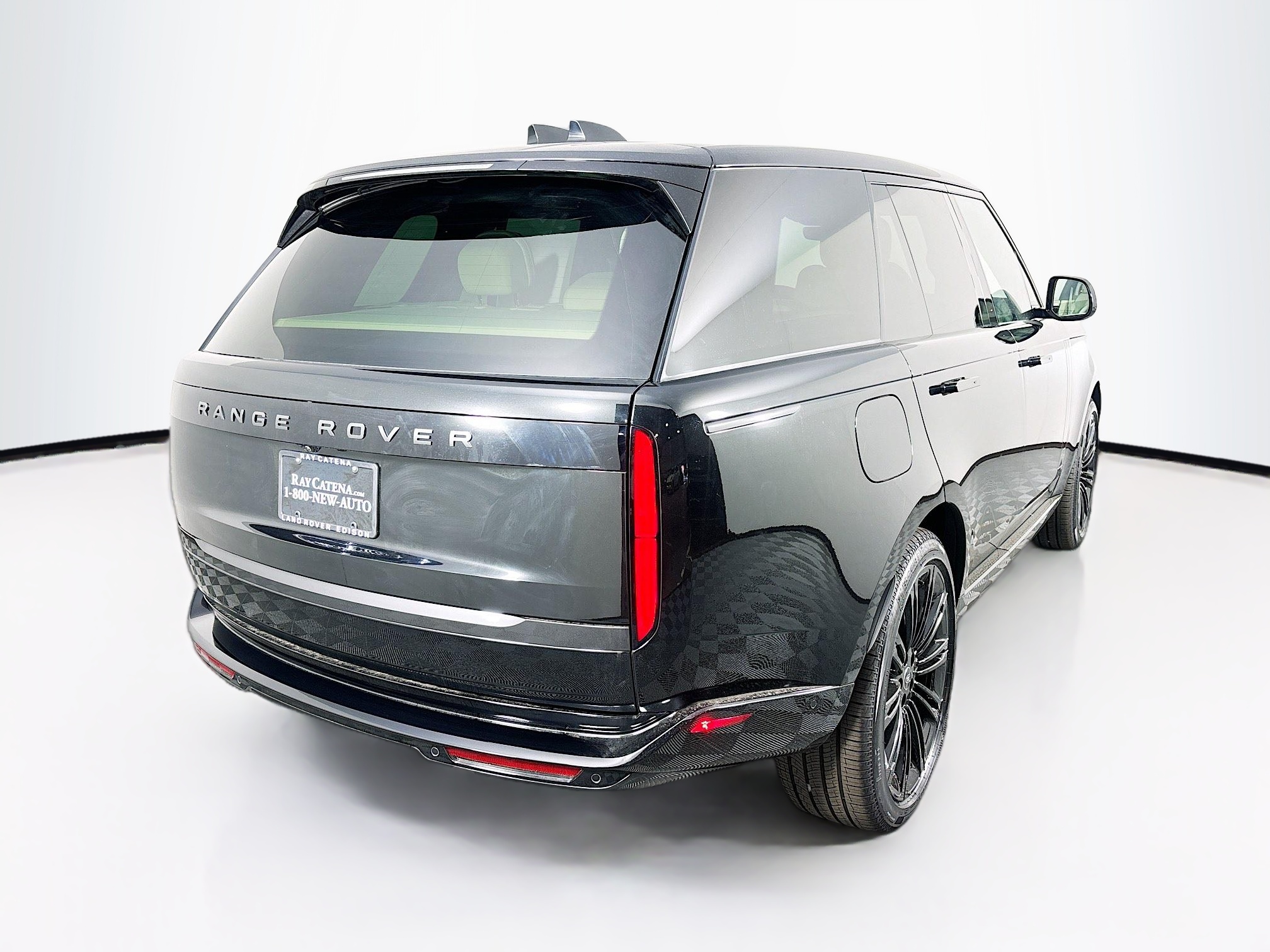 2025 Land Rover Range Rover SE photo 5