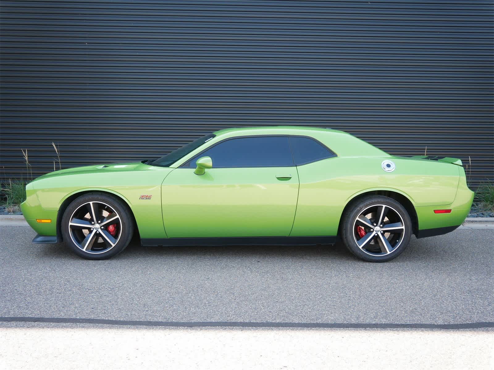 2011 Dodge Challenger SRT8 photo 2
