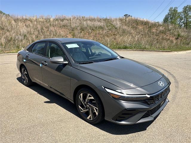 2025 Hyundai Elantra Hybrid Limited photo 7