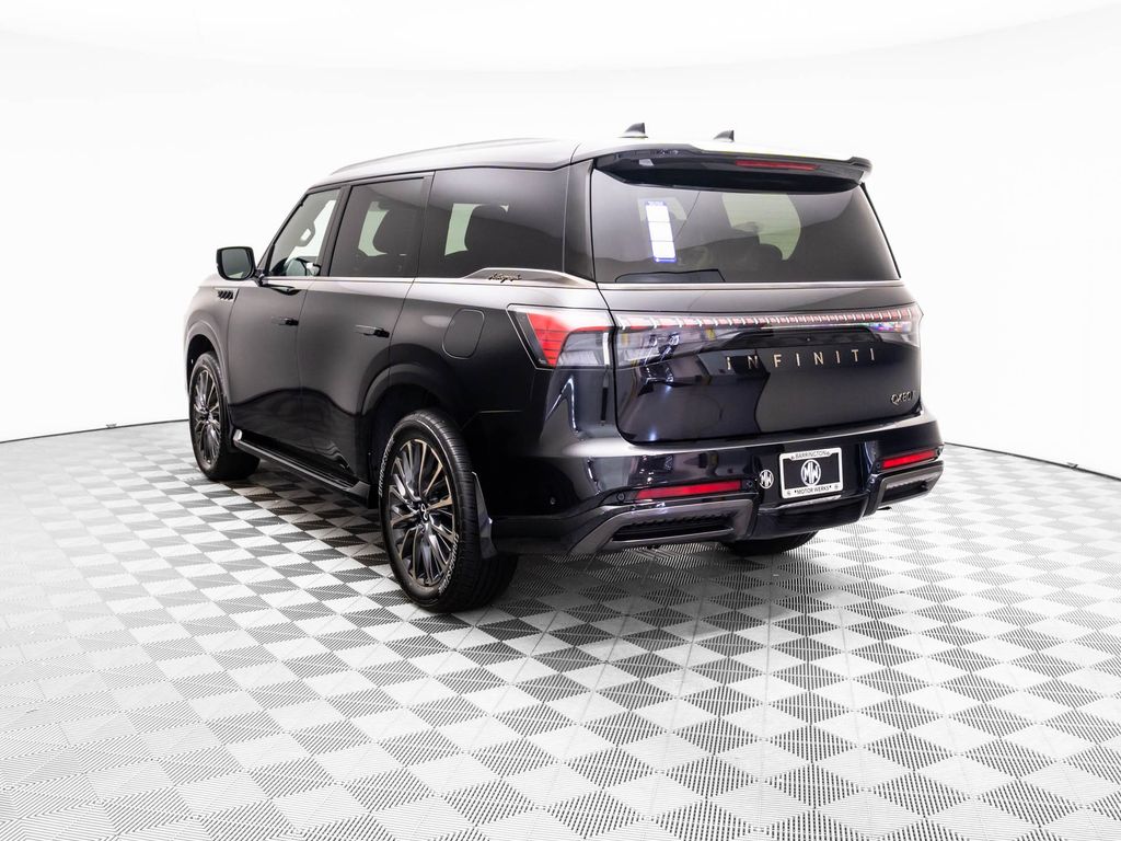 2026 Infiniti QX80 photo 3