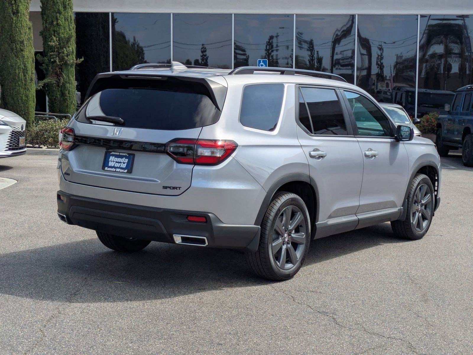 2025 Honda Pilot Sport photo 3