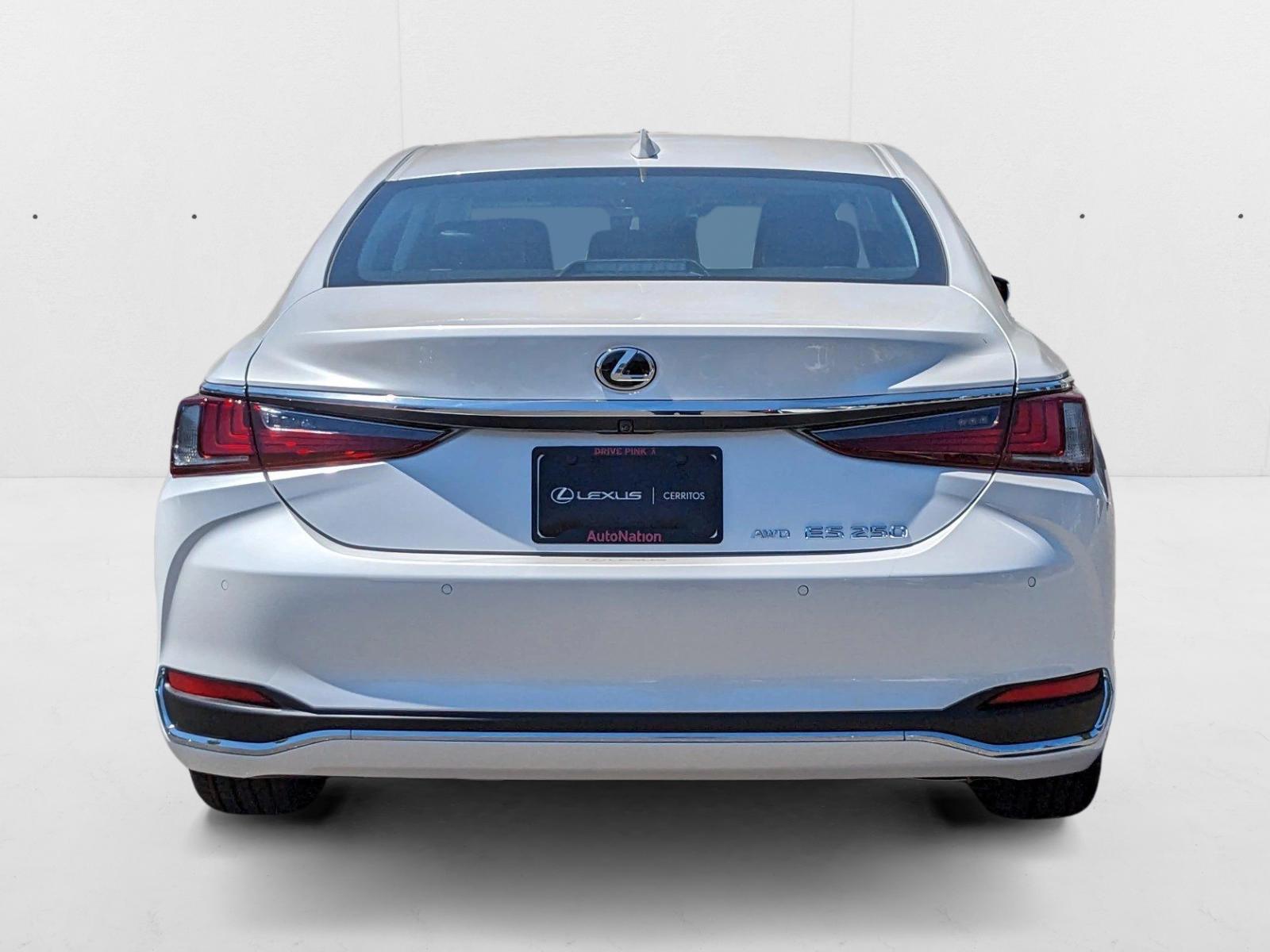 2024 Lexus ES 250 photo 8