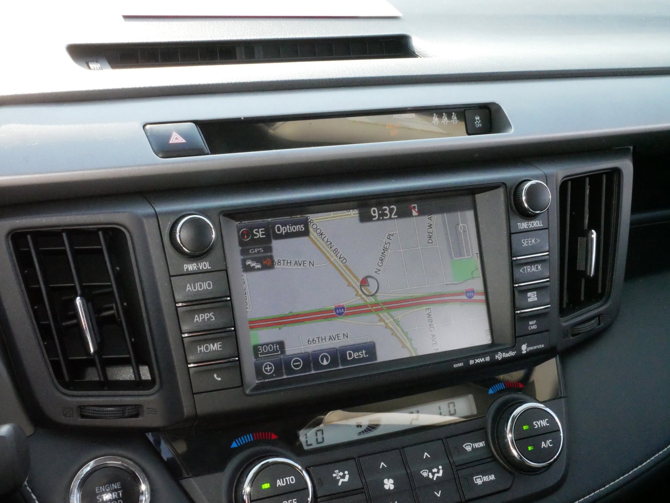 2018 Toyota RAV4 XLE photo 22