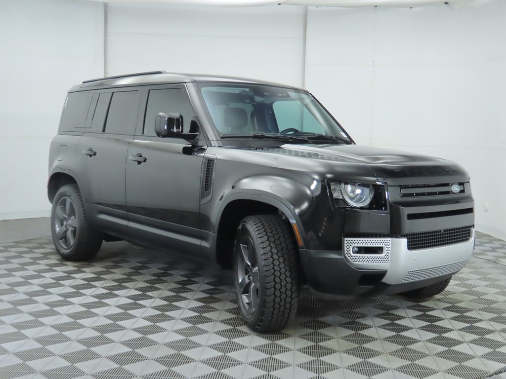 2025 Land Rover Defender 110 S photo 3