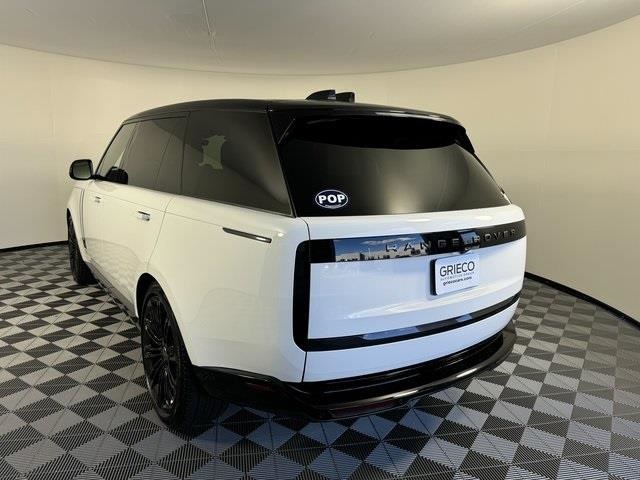 2024 Land Rover Range Rover SE photo 5