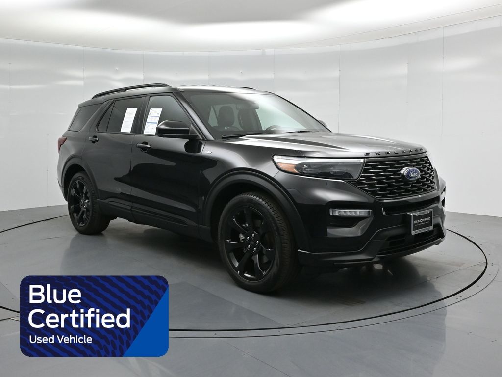 2022 Ford Explorer ST-LINE's photo