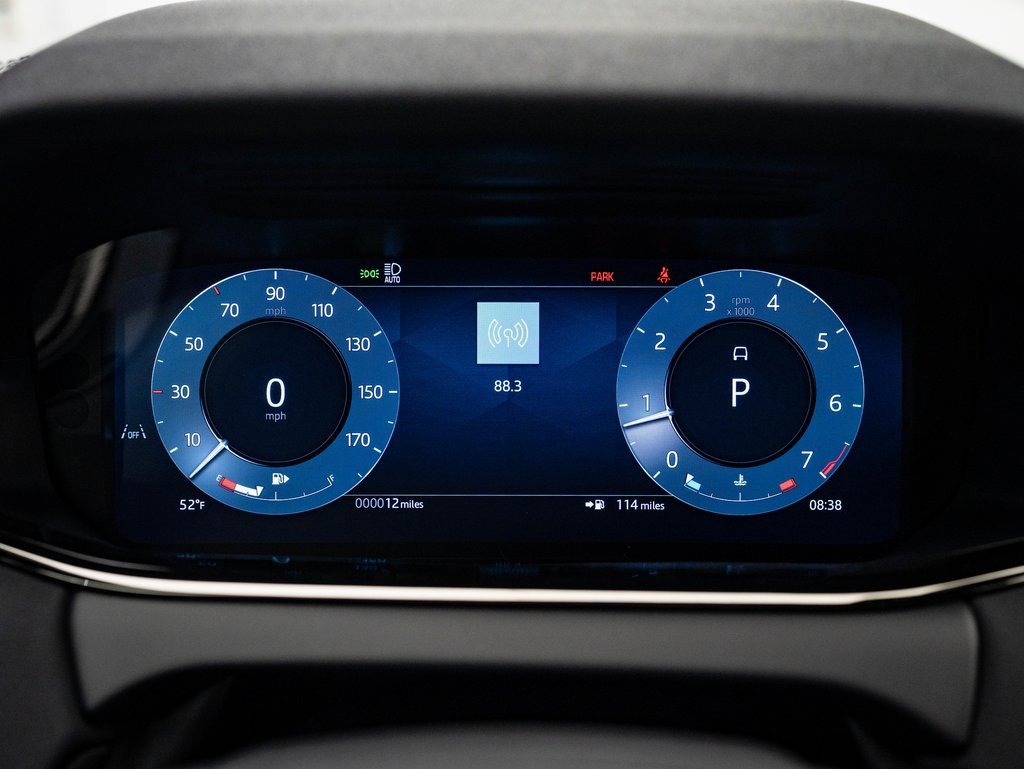 2026 Land Rover Range Rover Evoque Dynamic SE photo 24