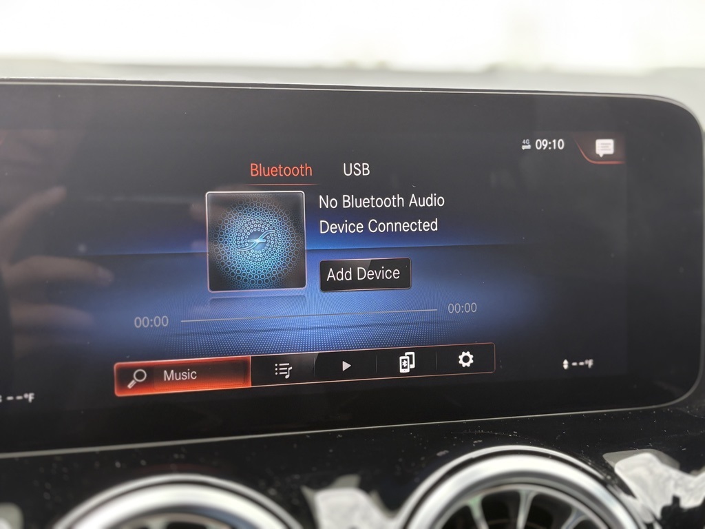 2022 Mercedes Benz GLA 250 photo 12