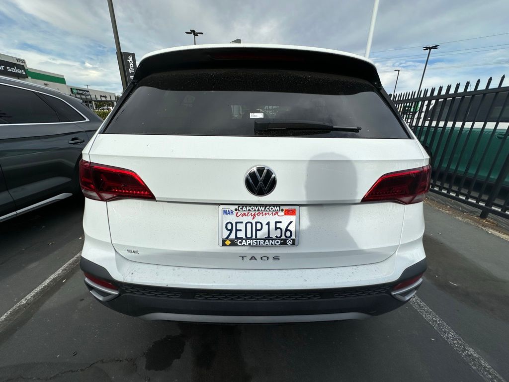 2023 Volkswagen Taos SE photo 4