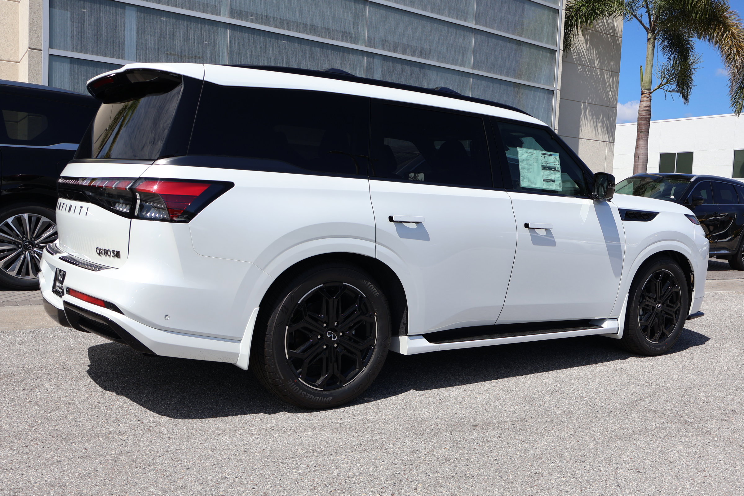 2026 Infiniti QX80 Sensory photo 4
