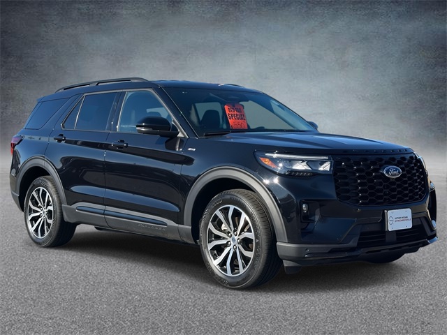 2025 Ford Explorer ST-LINE's photo