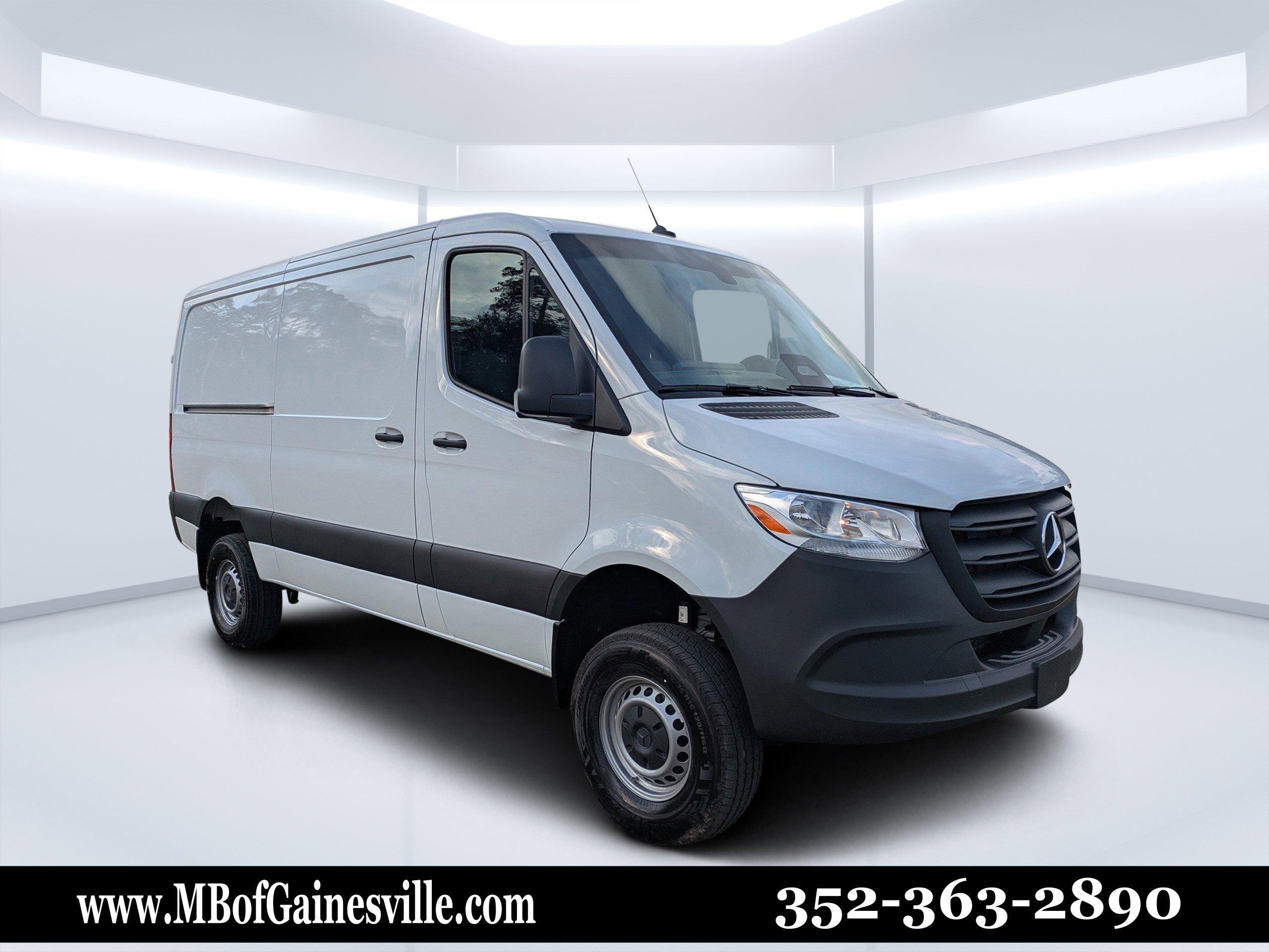 2026 Mercedes-Benz Sprinter Cargo Van Base's photo
