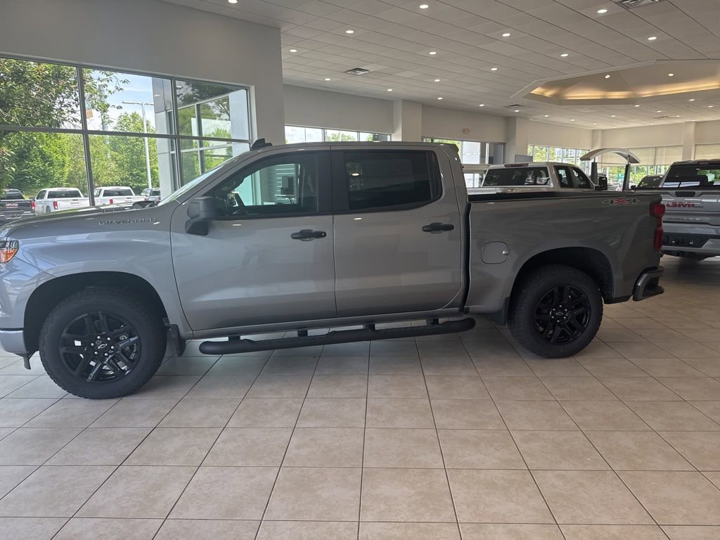 2025 Chevrolet Silverado 1500 Custom photo 6