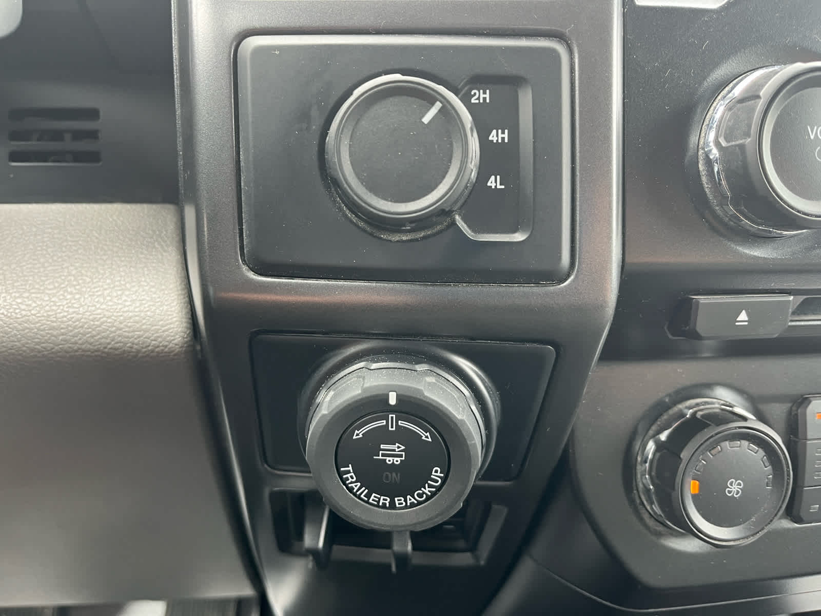2017 Ford F-150 XLT photo 21
