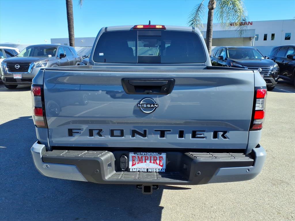 2026 Nissan Frontier Crew Cab SV photo 4
