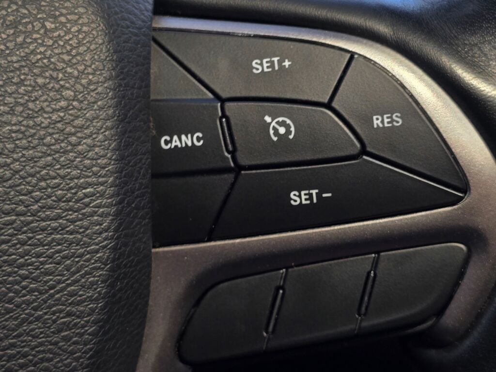 2020 Jeep Grand Cherokee Overland photo 35