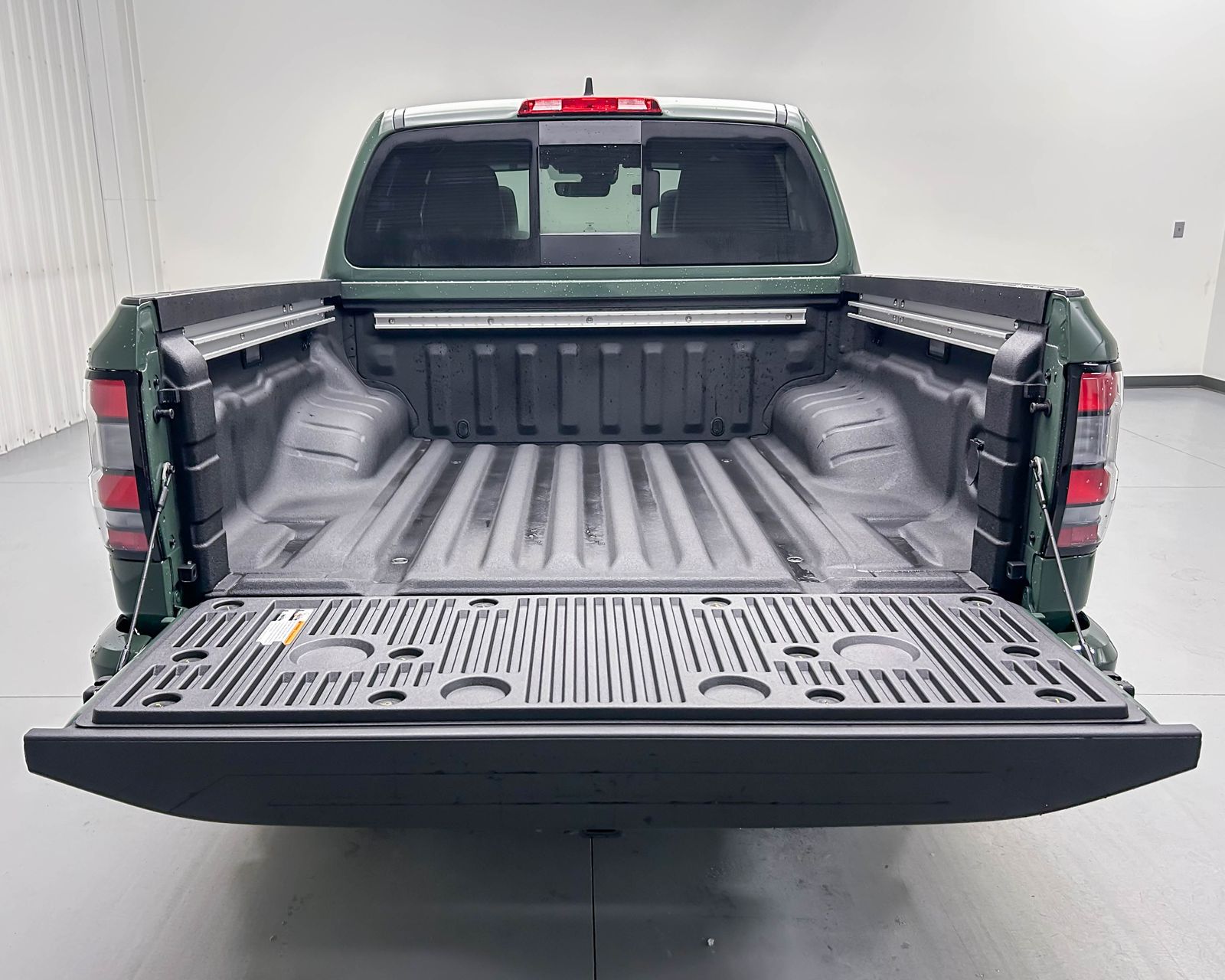2025 Nissan Frontier PRO-4X photo 9