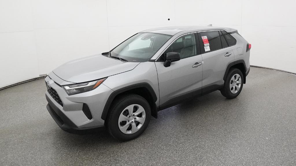 2025 Toyota RAV4 LE's photo