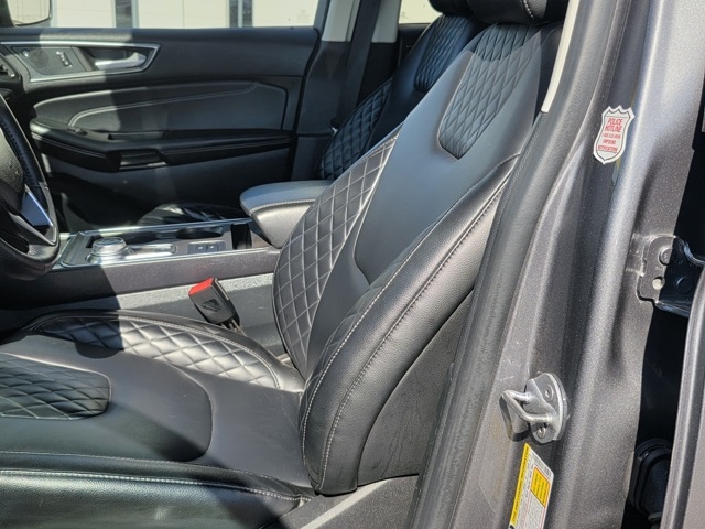 2024 Ford Edge Titanium photo 9