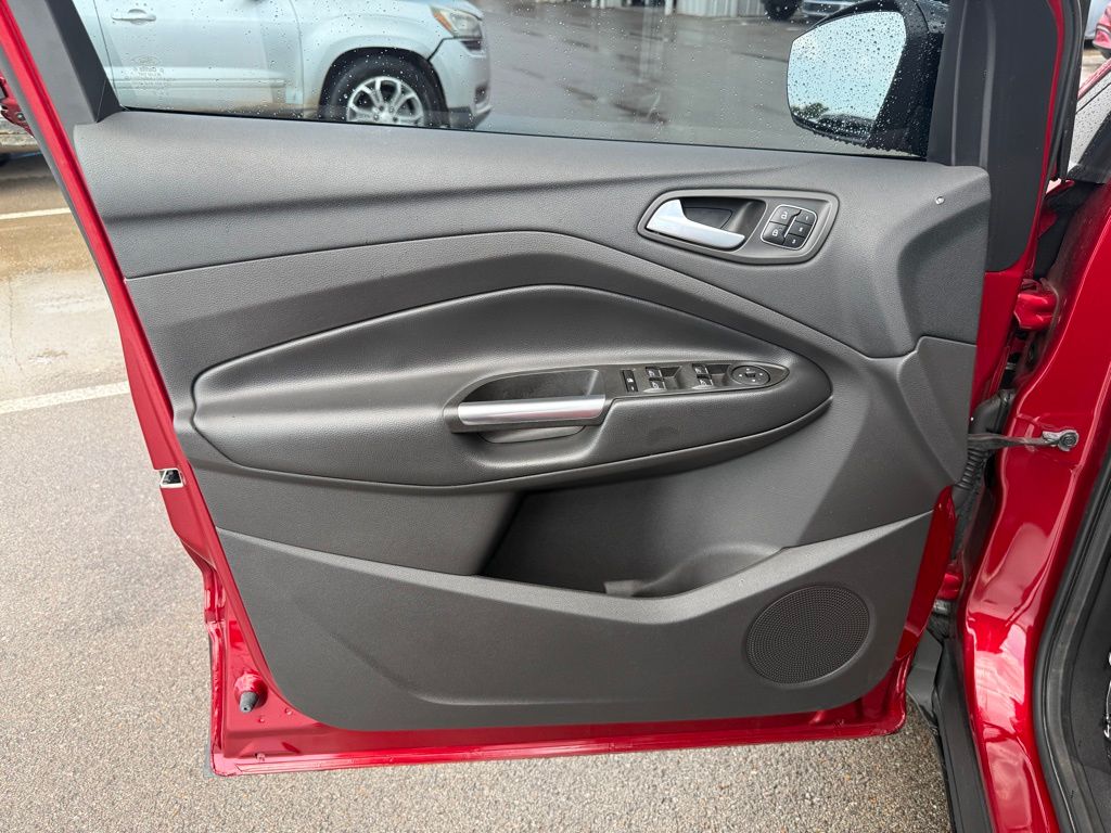 2017 Ford Escape Titanium photo 3
