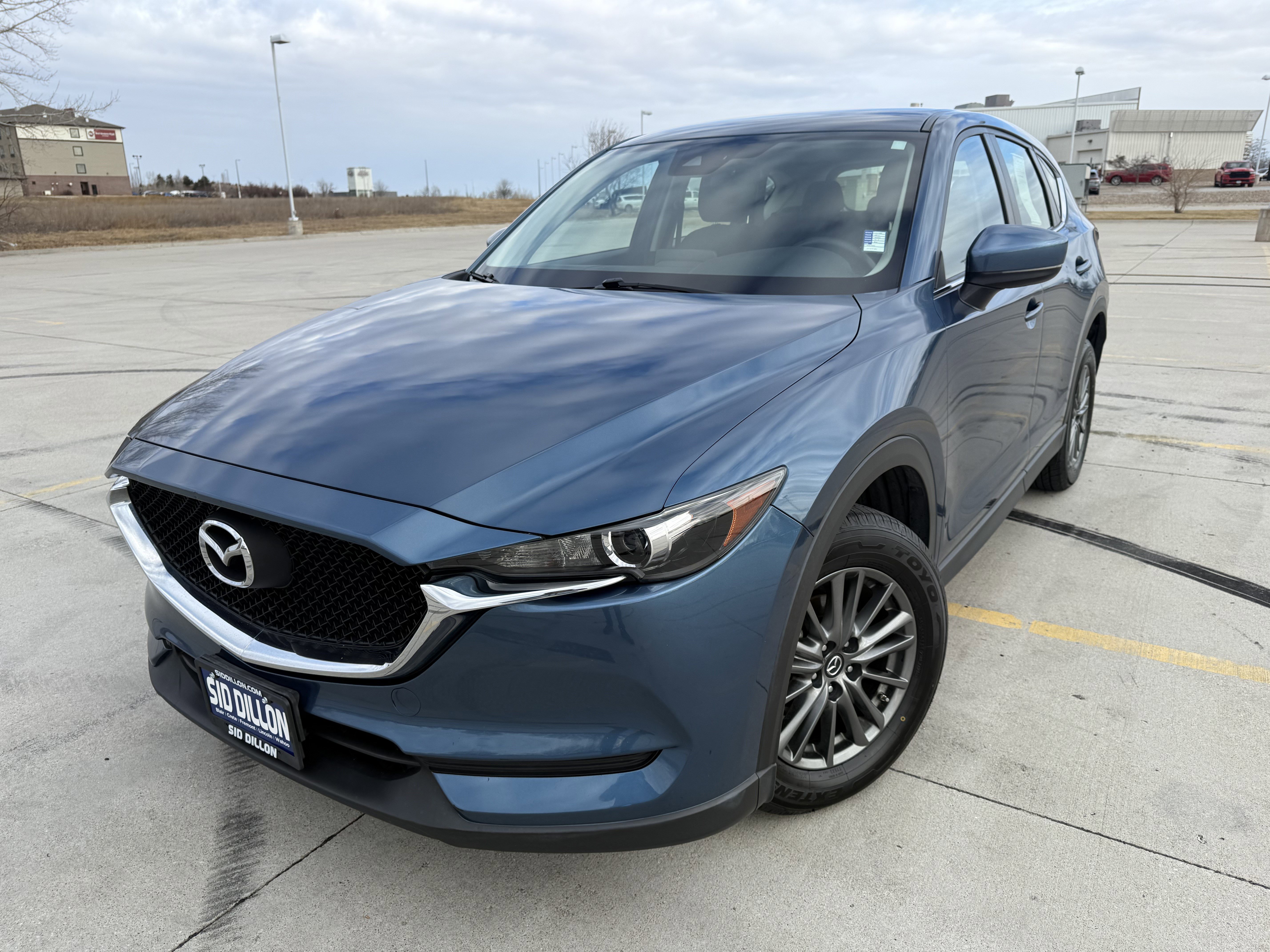 2017 Mazda CX-5 Sport's photo