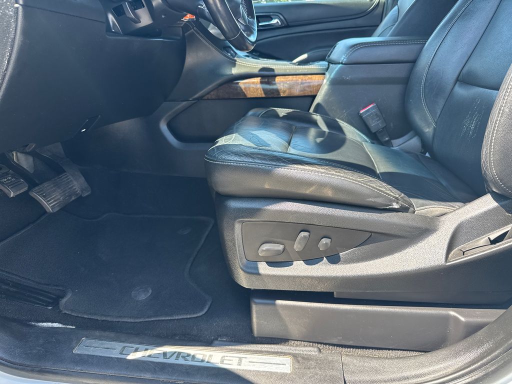 2019 Chevrolet Tahoe LT photo 10