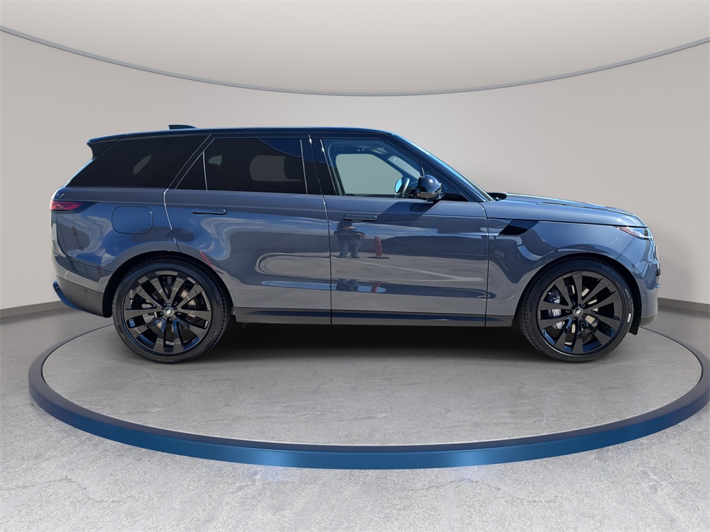 2025 Land Rover Range Rover Sport SE photo 2