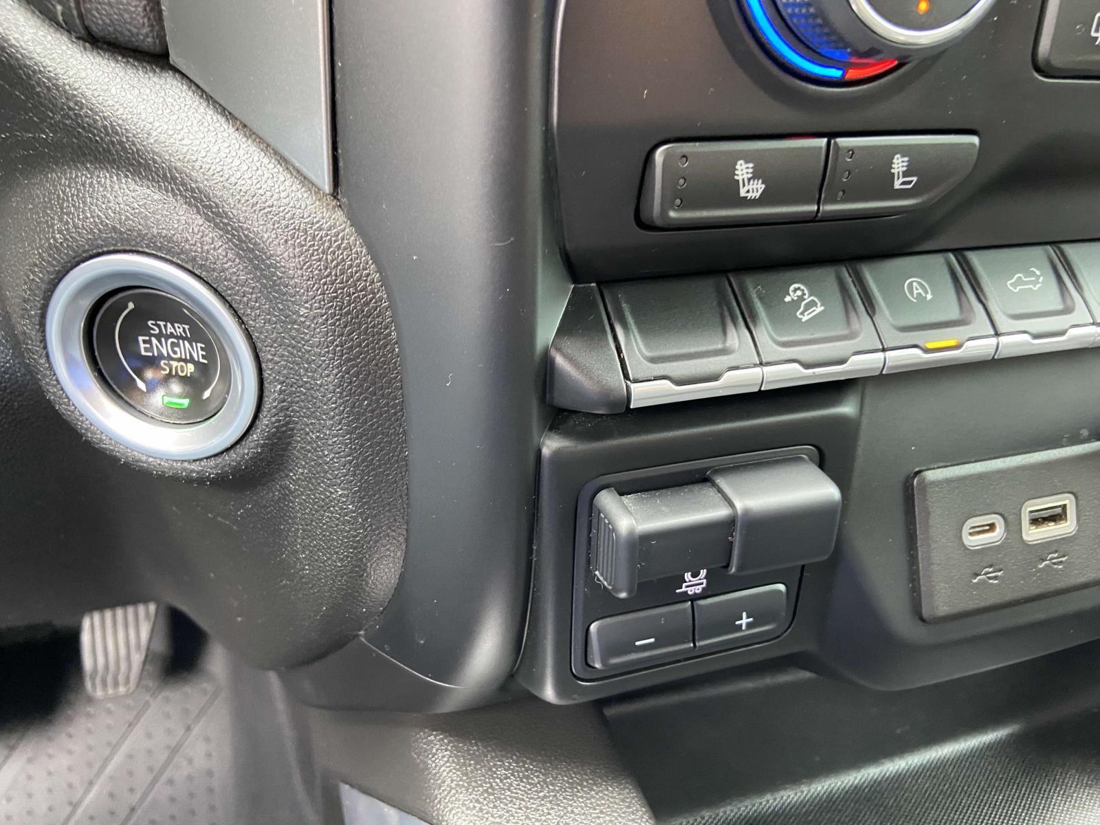 2022 Chevrolet Silverado 1500 RST photo 12