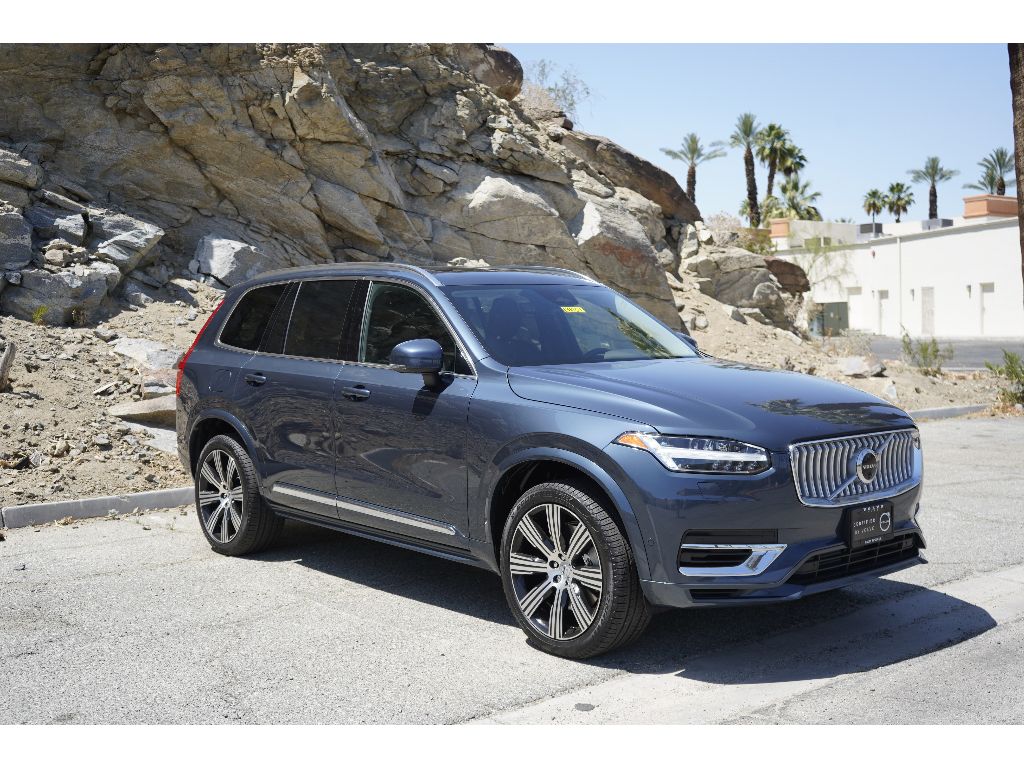 2025 Volvo XC90 Plus's photo