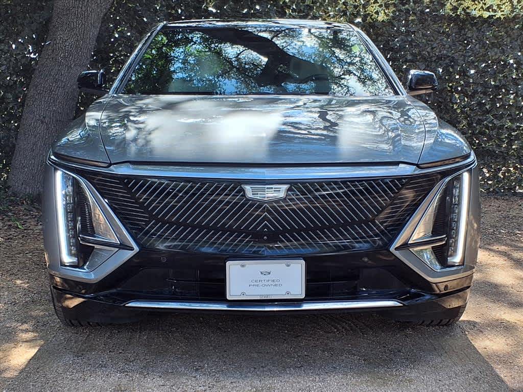2024 Cadillac Lyriq Luxury photo 2