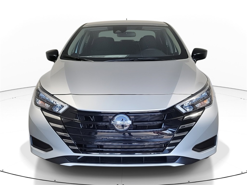 2025 Nissan Versa 1.6 S photo 2