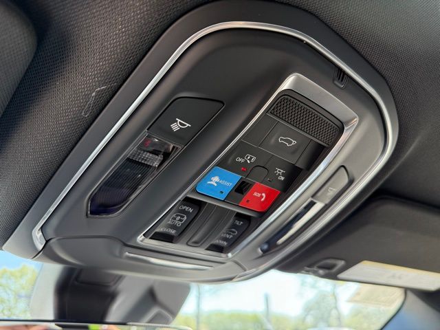 2025 Jeep Grand Cherokee Altitude X photo 32