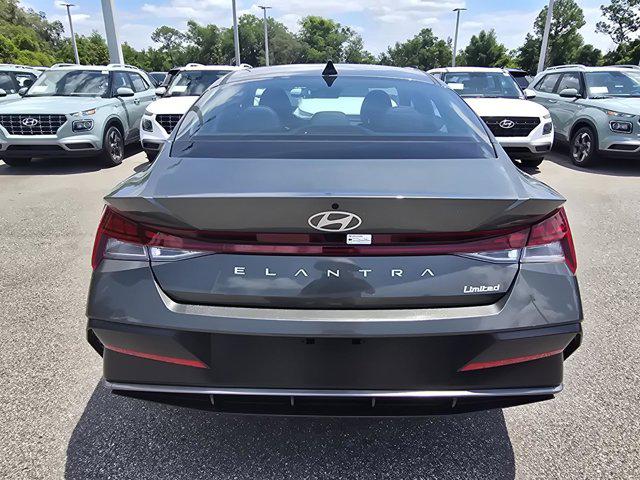 2025 Hyundai Elantra Limited photo 4
