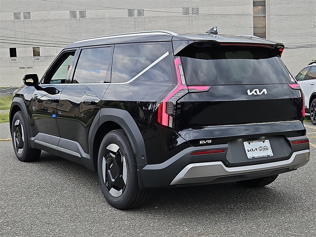 2026 Kia EV9 Wind photo 3